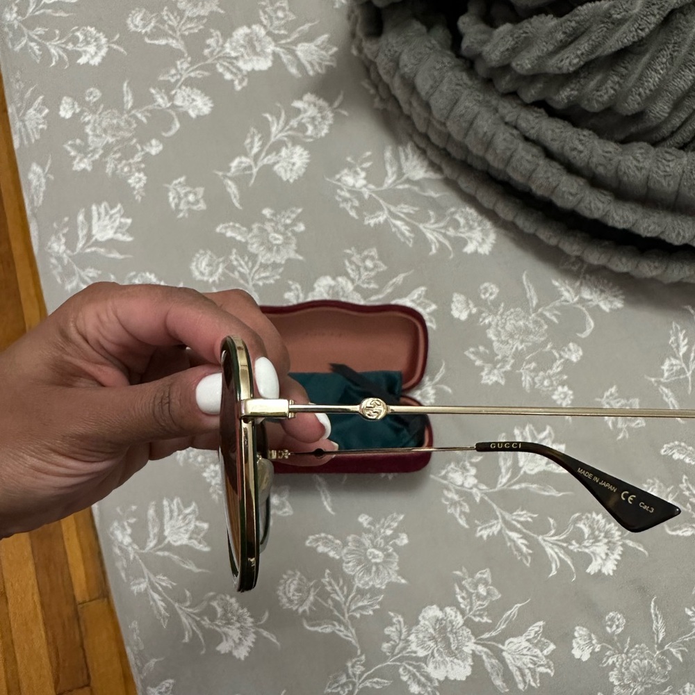 Gucci sunglasses - Picture 3 of 3